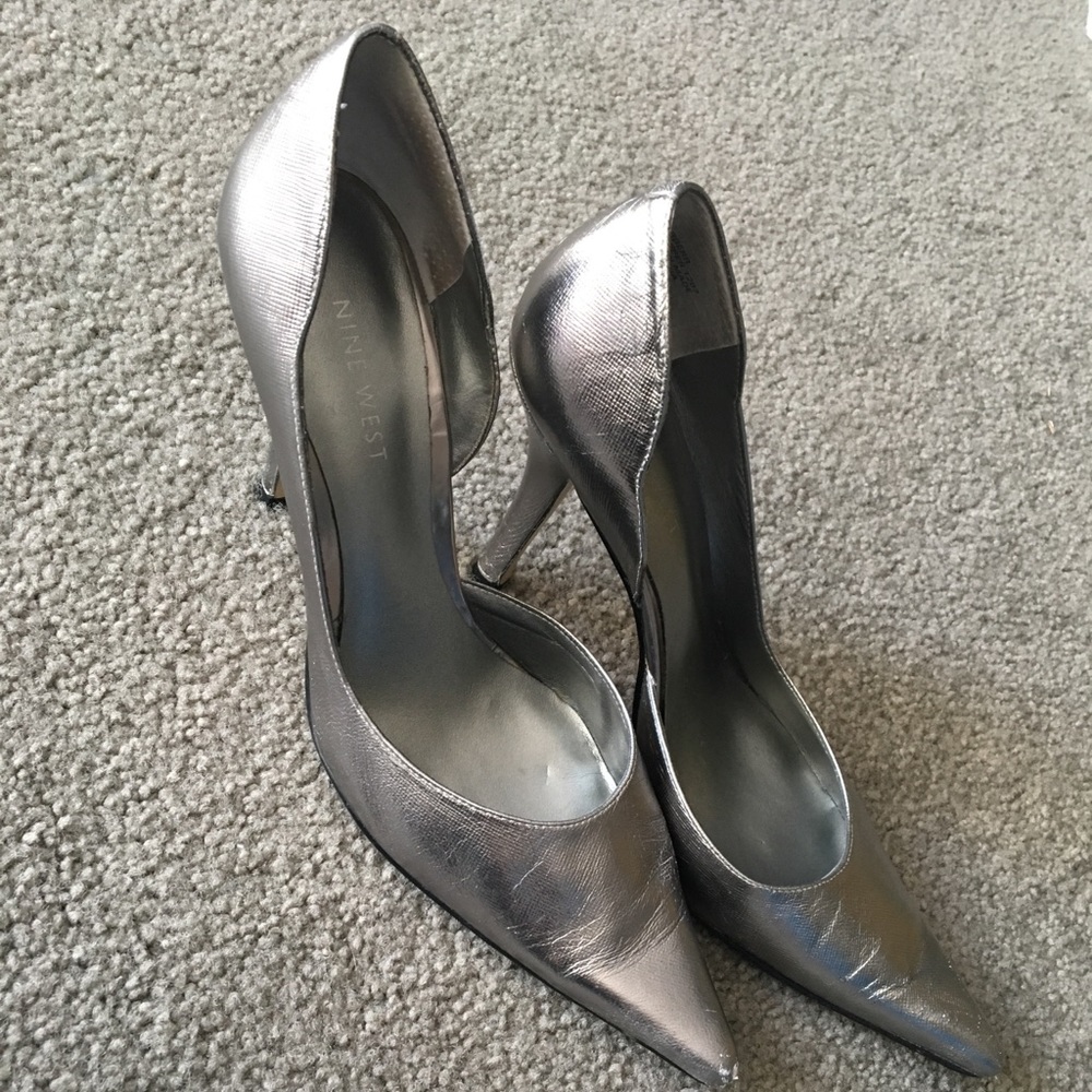 Nine West Silver pumps sz7.5
